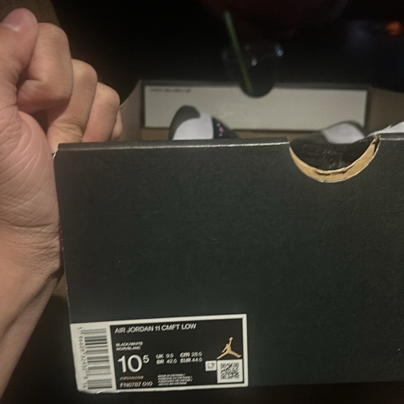 Air Jordan 11 CMFT Low - Picture 2 of 4